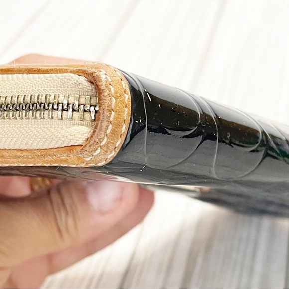 Coach Peyton Full Zip Patent Leather Wallet F48164 - Picture 16 of 16